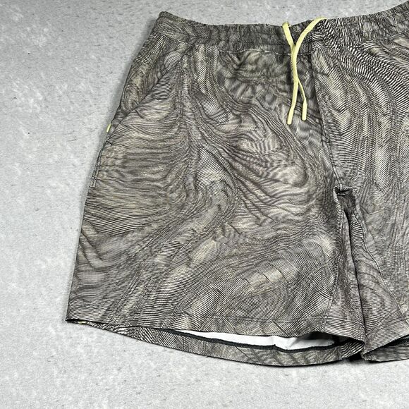 Lululemon Pace Breaker Shorts Mens Size Large Yellow Inseam 7 in No Liner - Picture 4 of 11